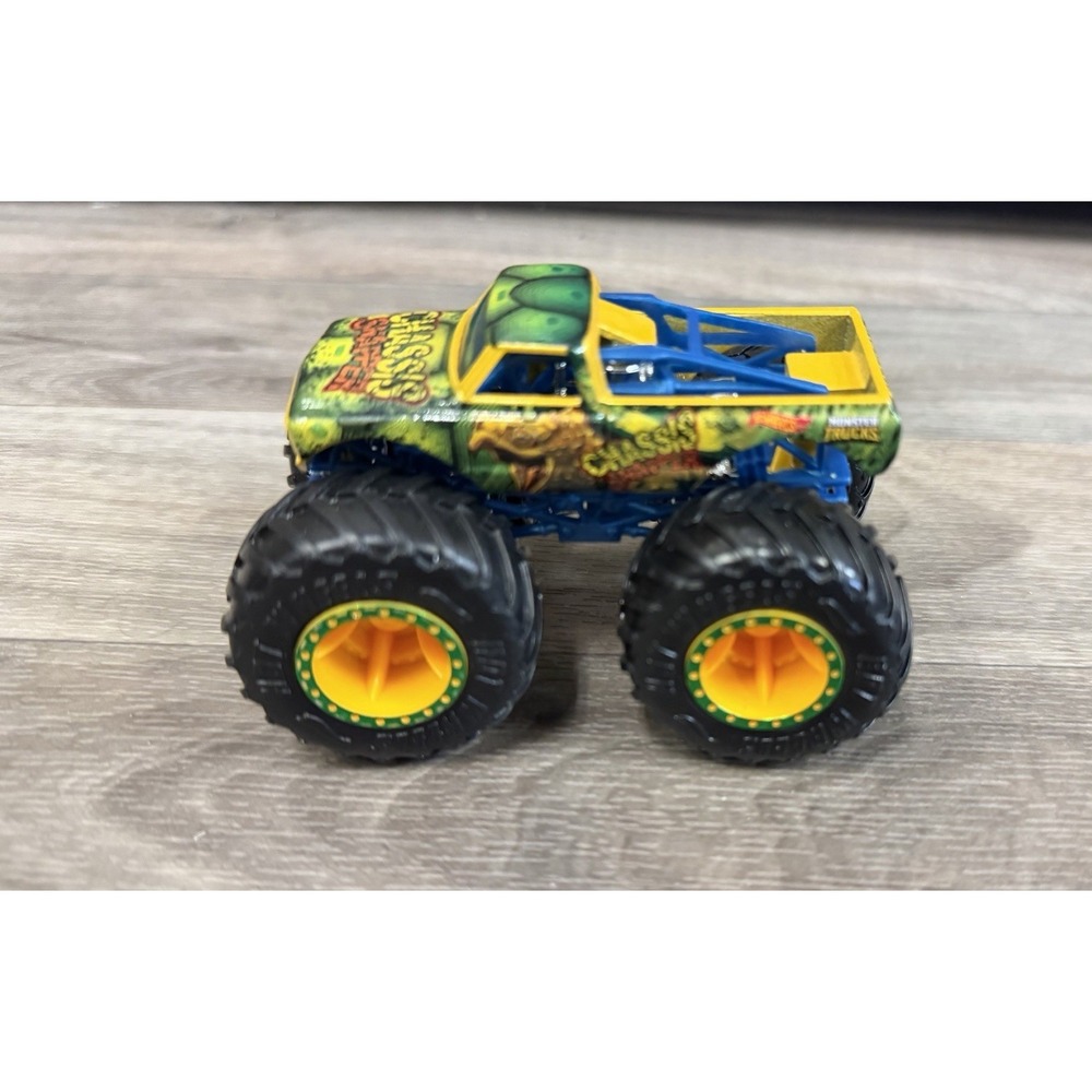 Hot Wheels Monster Trucks Chassis Snapper Turtle Truck Green 1:64 Diecast 3.75"